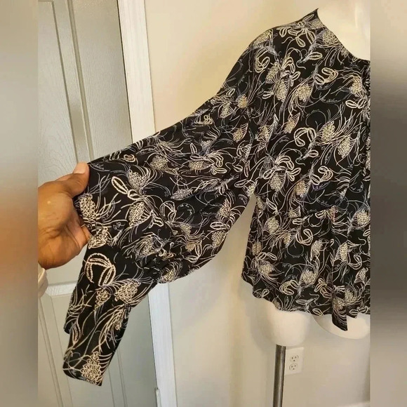 Cinq a Sept Botanical Floral Print Semi Sheer Balloon Sleeve Blouse(L) - Picture 8 of 12
